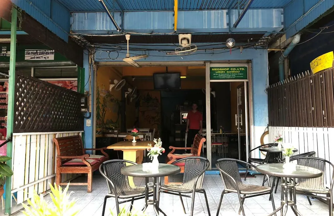 Гостевой дом Crocodile Bar *